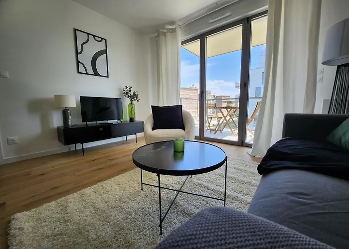 Le Quai Des Verts * Caen